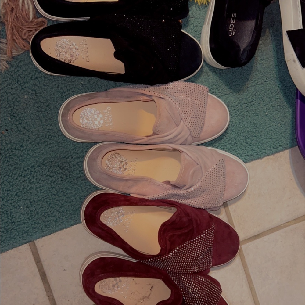 Vince Camuto Black and Pink Sneakers Comfortable Slip-On